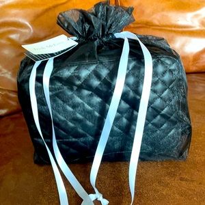 Trish McAvoy large double zip make up planner